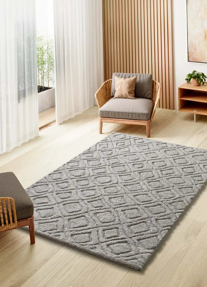 JUNO 111 SCANDINAVIAN STYLE RUG WITH EMBOSSED GREY DESIGN