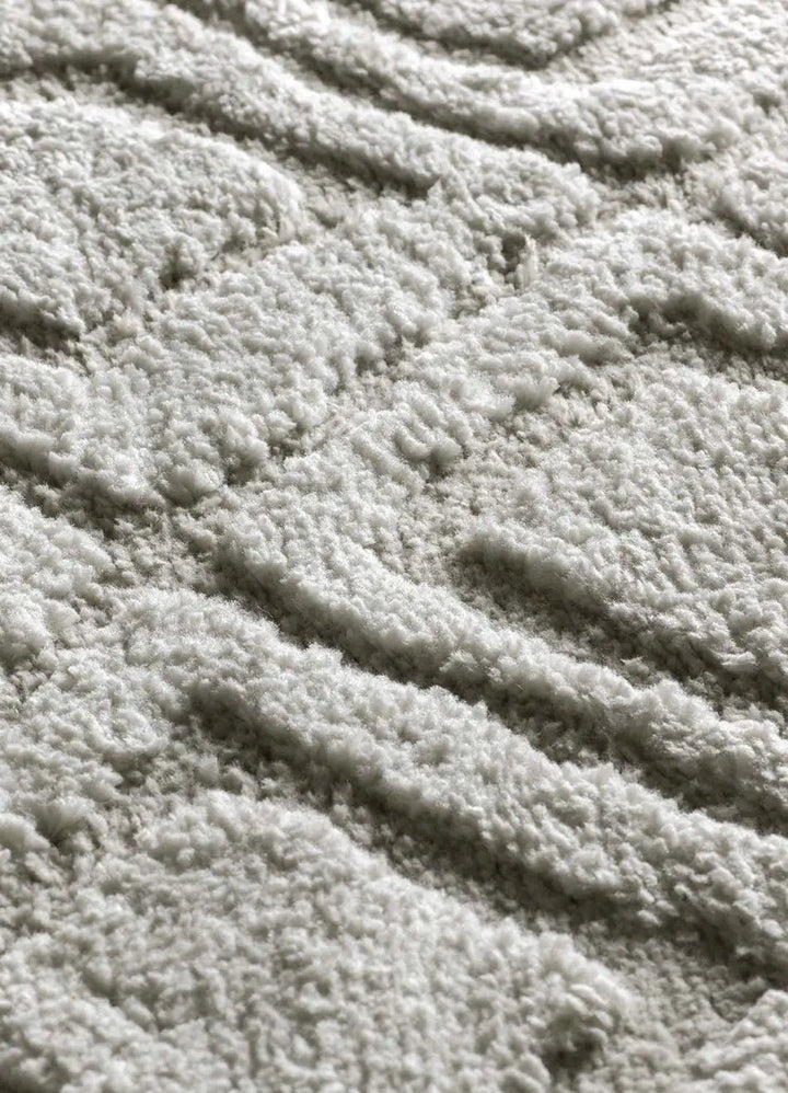 ALFOMBRA JUNO 111 DE ESTILO ESCANDINAVO CON RELIEVE EN COLOR GRIS - Alfombras - El Workshop-120 x 64 x 1.8 cm