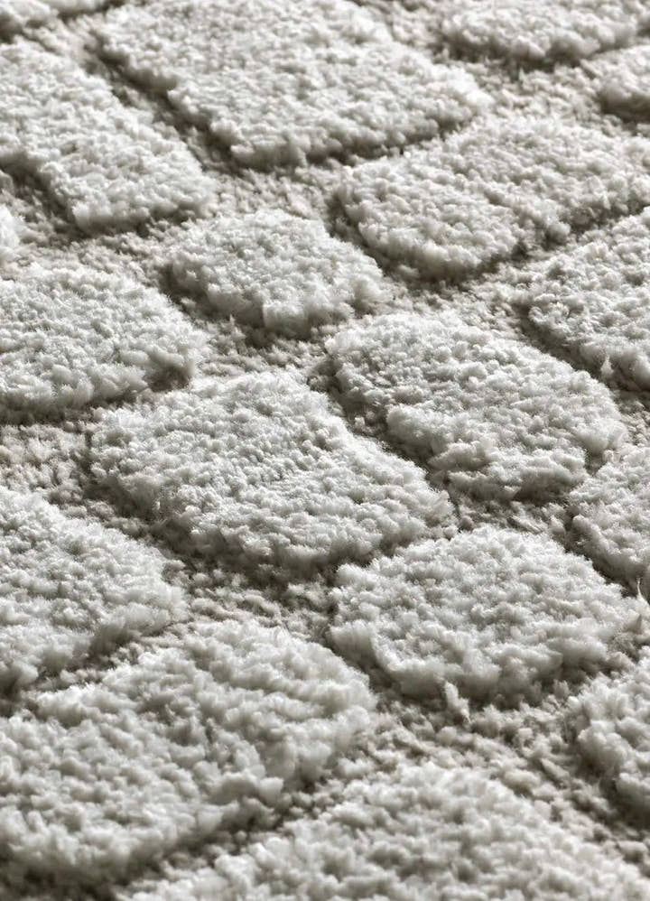 ALFOMBRA JUNO 13 DE ESTILO ESCANDINAVO CON RELIEVE EN COLOR GRIS - Alfombras - El Workshop-120 x 64 x 1.8 cm