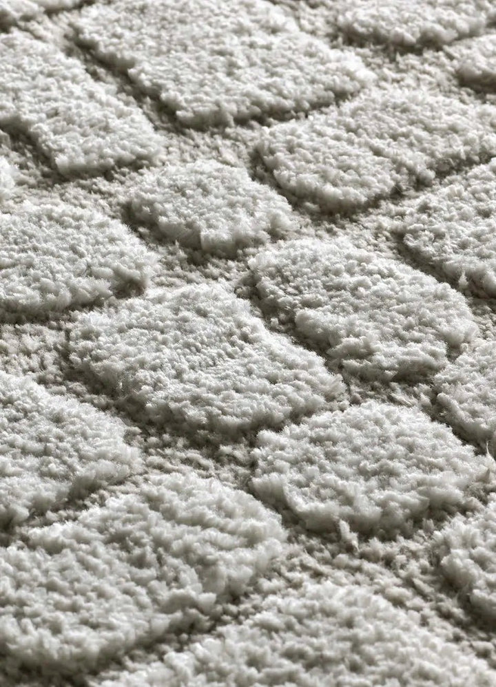ALFOMBRA JUNO 13 DE ESTILO ESCANDINAVO CON RELIEVE EN COLOR GRIS - Alfombras - El Workshop-120 x 64 x 1.8 cm