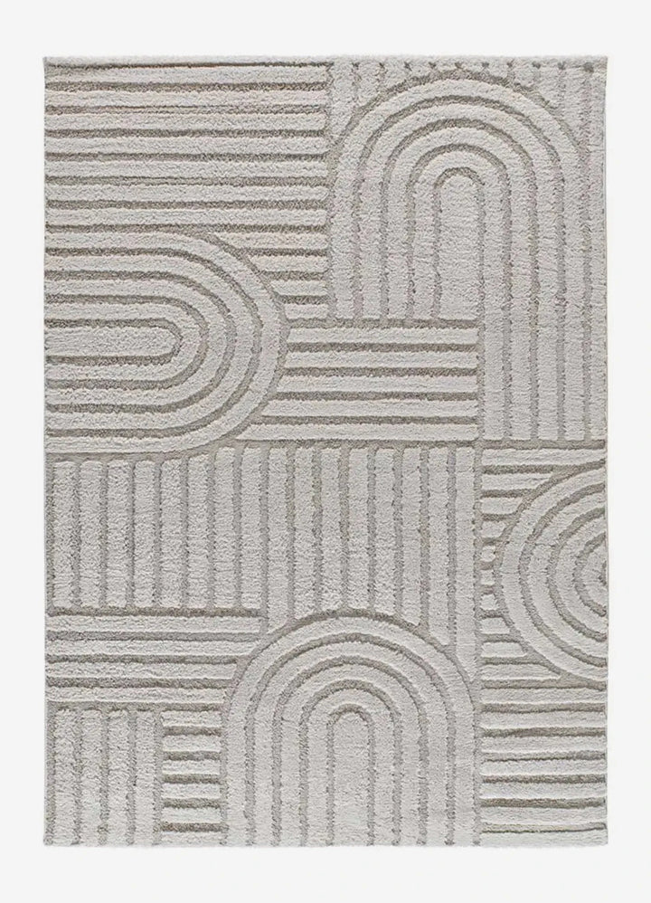 ALFOMBRA JUNO 54406 DE ESTILO GEOMÉTRICO CON RELIEVE EN COLOR GRIS, foto de producto sobre fondo gris de estudio