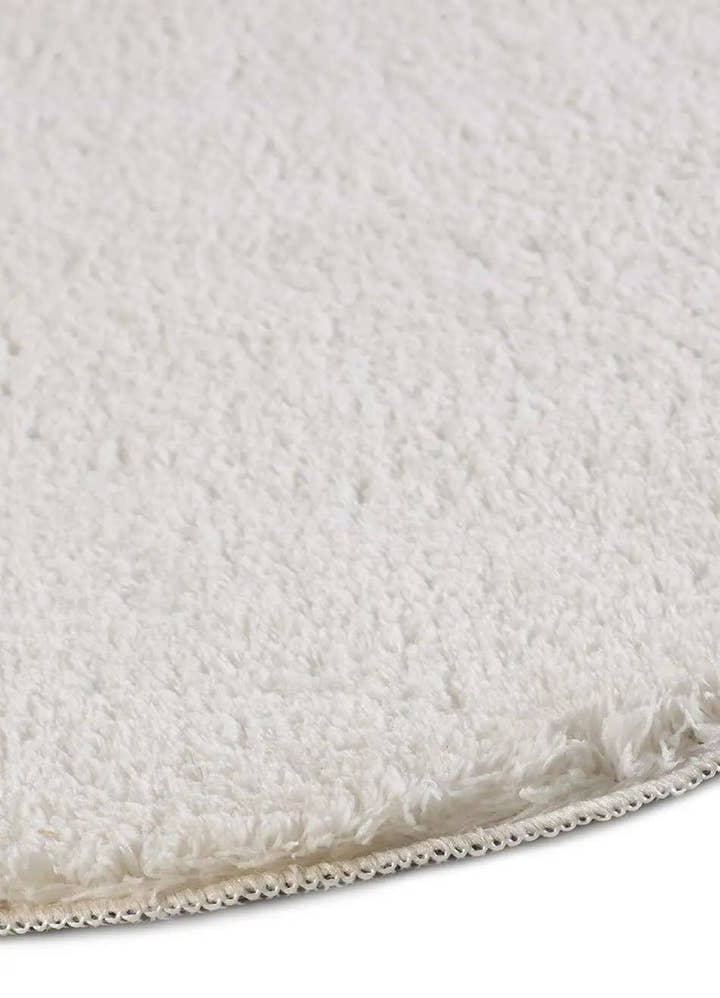 ALFOMBRA MELLOW LISO DE ESTILO MINIMALISTA EN COLOR BLANCO - Alfombras - El Workshop-170 x 120 x 1.9 cm