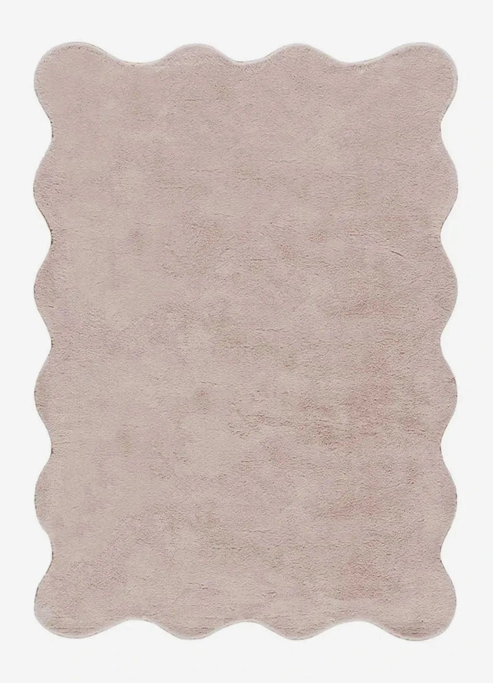 ALFOMBRA MELLOW LISO DE ESTILO MINIMALISTA EN COLOR MAQUILLAJE, foto de producto sobre fondo gris de estudio