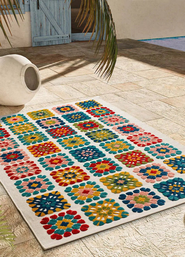 ALFOMBRA MILA 23528 DE ESTILO GEOMÉTRICO CON RELIEVE EN MULTICOLOR