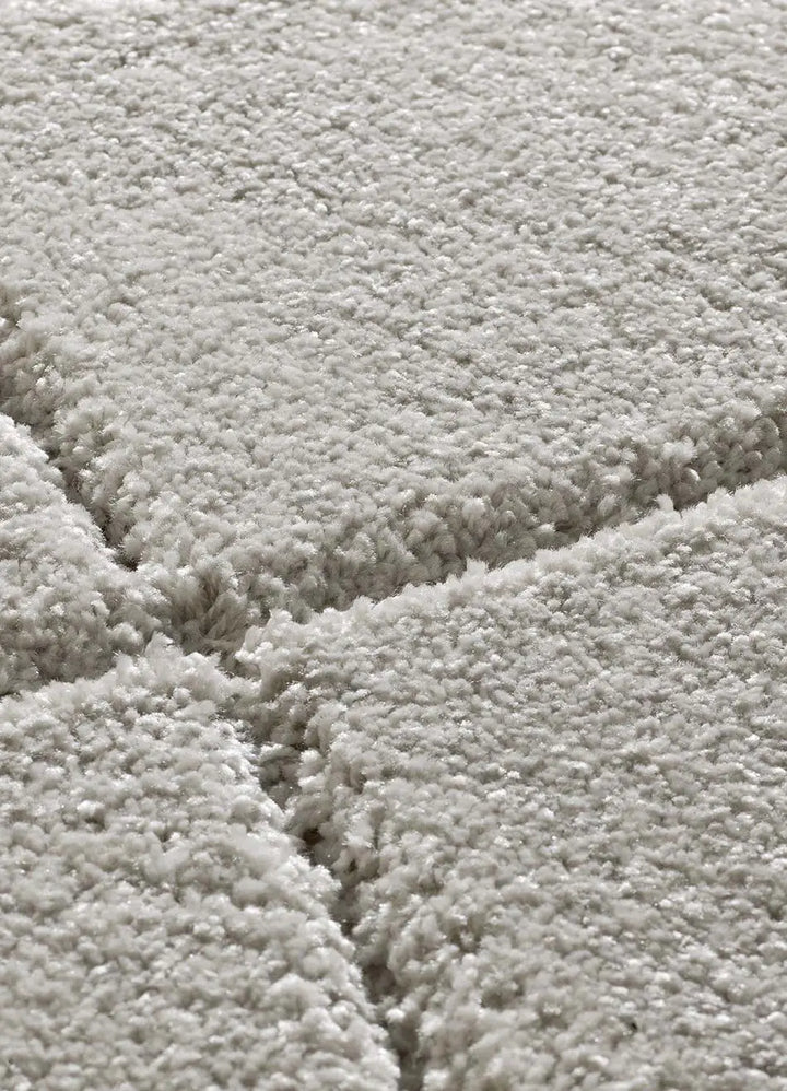ALFOMBRA MOLIER 8785 DE ESTILO SHAGGY EN COLOR PLATA en ambiente decorado (3)