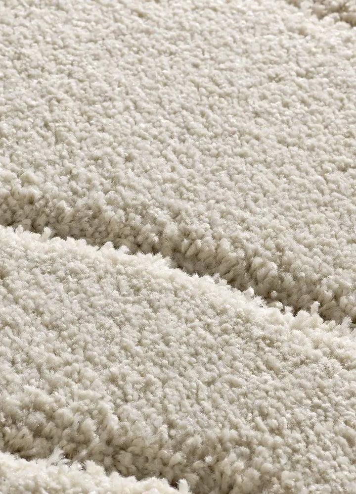 ALFOMBRA MOLIER 8789 DE ESTILO SHAGGY EN COLOR BLANCO en ambiente decorado (3)