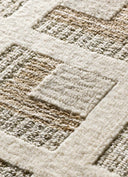 ALFOMBRA ONA 52094 DE ESTILO GEOMÉTRICO EN COLOR BEIGE en ambiente decorado (3)