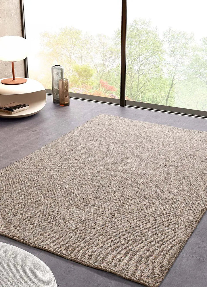 PETRA PLAIN RUG IN MINIMALIST STYLE AND CREAM COLOR