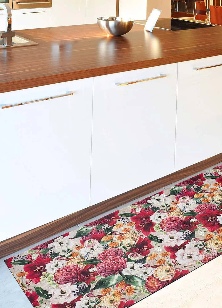 ALFOMBRA DE COCINA RICCI GIGLI CON ESTAMPADO FLORAL EN COLOR ROJO - Alfombras - El Workshop-100 x 52 x 0.3 cm