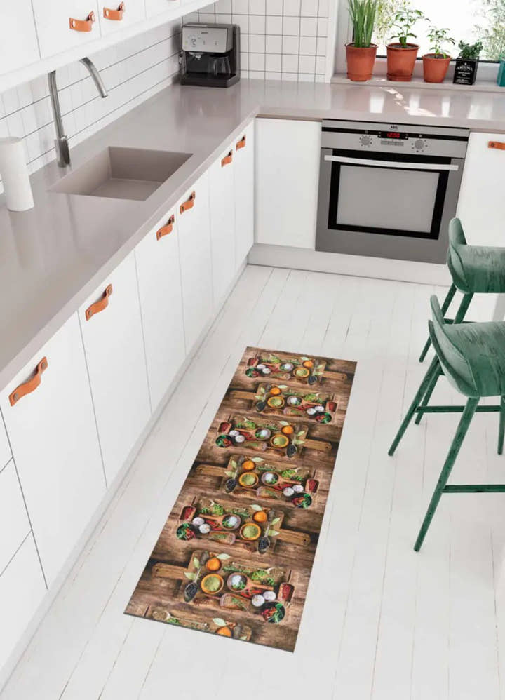 ALFOMBRA DE COCINA RICCI HERBS CON ESTAMPADO RÚSTICO EN MULTICOLOR - Alfombras - El Workshop-100 x 52 x 0.3 cm