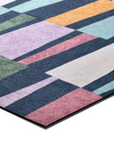 Alfombra de cocina Ricci Loop con estampado geométrico en multicolor, detalle de la esquina