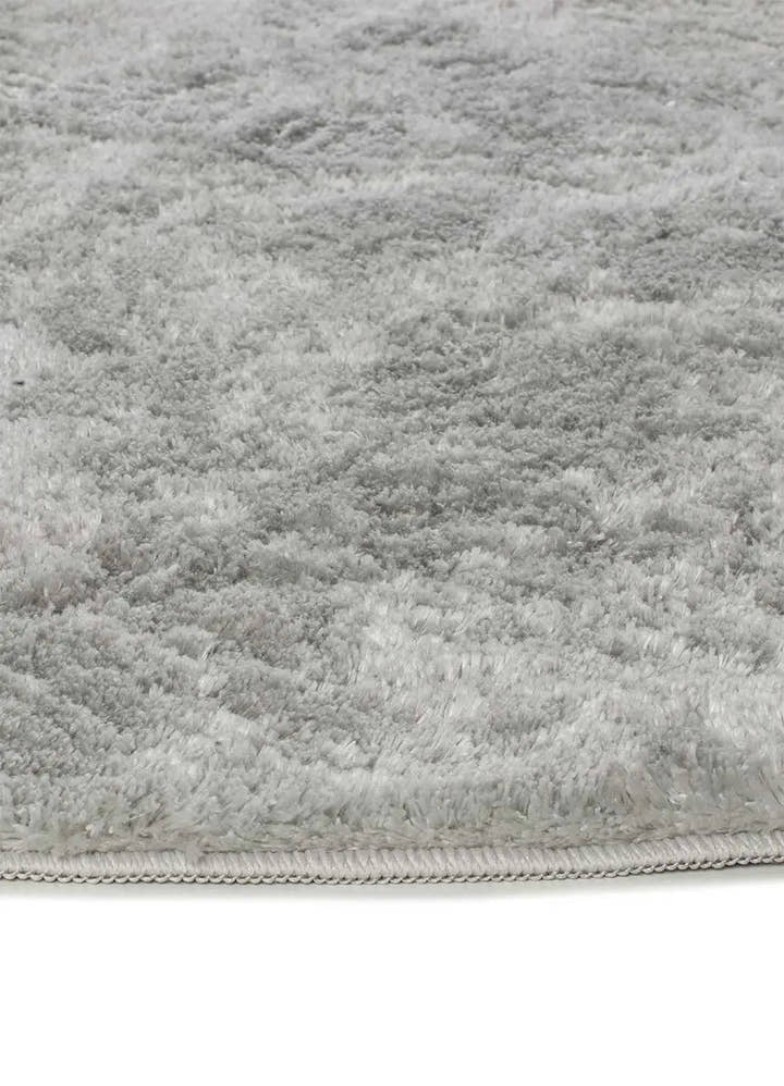 ALFOMBRA ROMA LISO DE ESTILO SHAGGY EN COLOR PLATA - Alfombras - El Workshop-110 x 60 x 2.3 cm
