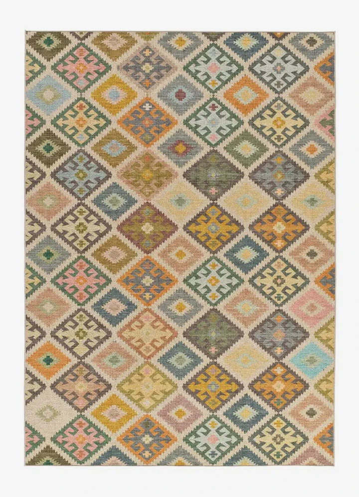 Alfombra Serak 1049 de estilo étnico en multicolor sobre fondo gris de estudio