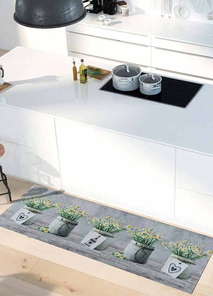 ALFOMBRA DE COCINA SPRINTY CAMOMILLA CON ESTAMPADO FLORAL EN COLOR GRIS en ambiente decorado (2)