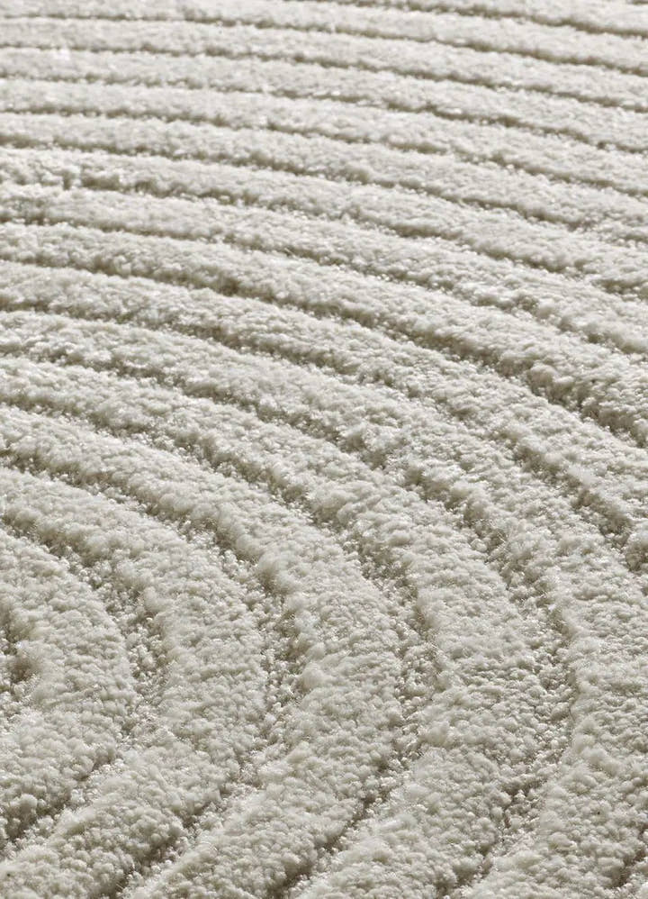 ALFOMBRA VERONA 2252 DE ESTILO GEOMÉTRICO CON RELIEVE EN COLOR CREMA - Alfombras - El Workshop-150 x 80 x 1.4 cm