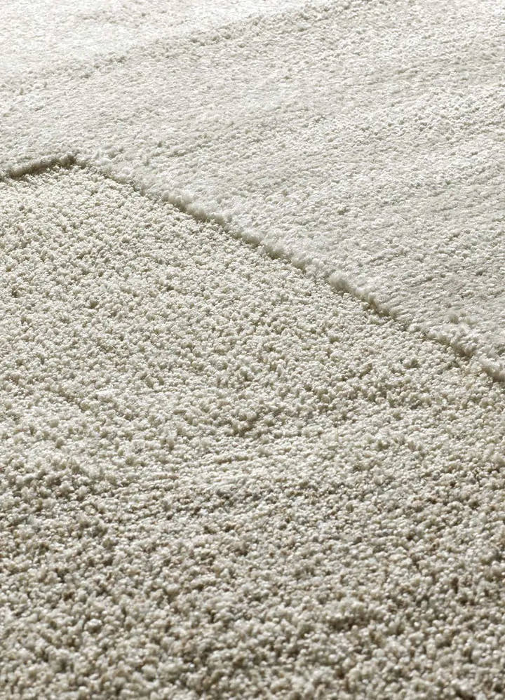 ALFOMBRA VERONA 2294 DE ESTILO GEOMÉTRICO CON RELIEVE EN COLOR CREMA - Alfombras - El Workshop-150 x 80 x 1.4 cm