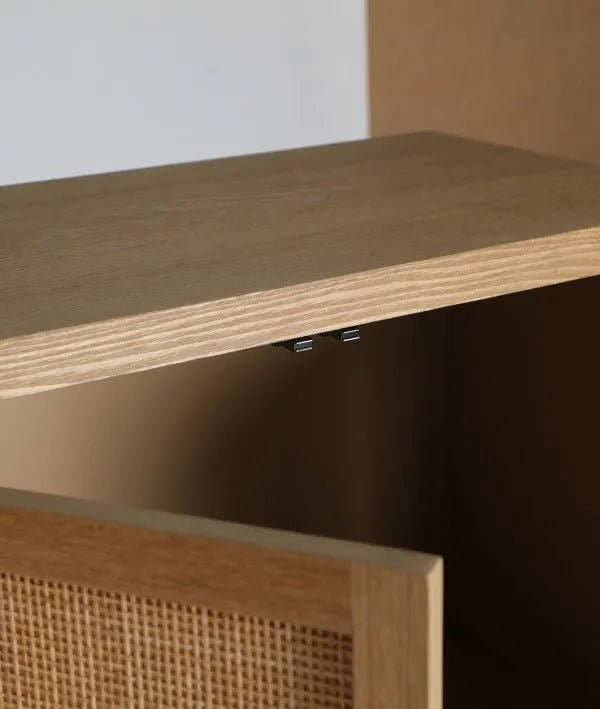 Aparador DOAZIT marrón claro en madera de abeto, rústico y moderno con puertas frontales de rejilla - Aparadores - El Workshop - madera de abeto