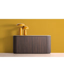 APARADOR VERONA en madera oscura y mármol sintético, de líneas depuradas con textura acanalada