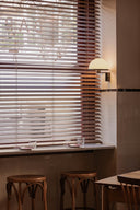 aplique de pared cuadrado negro satinado, ambiente