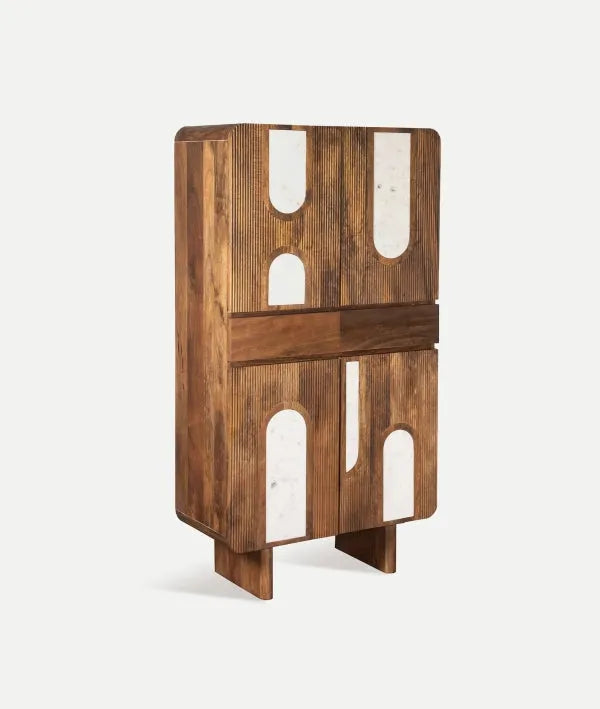 CLAUX kledingkast van hout met een bruine afwerking