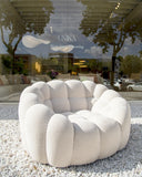 Butaca Miami blanco en tela (tapizado) en ambiente decorado (3)