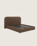 Cama Dana sobre fondo gris de estudio