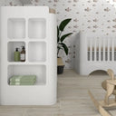 cómoda blanca para niños y cuna