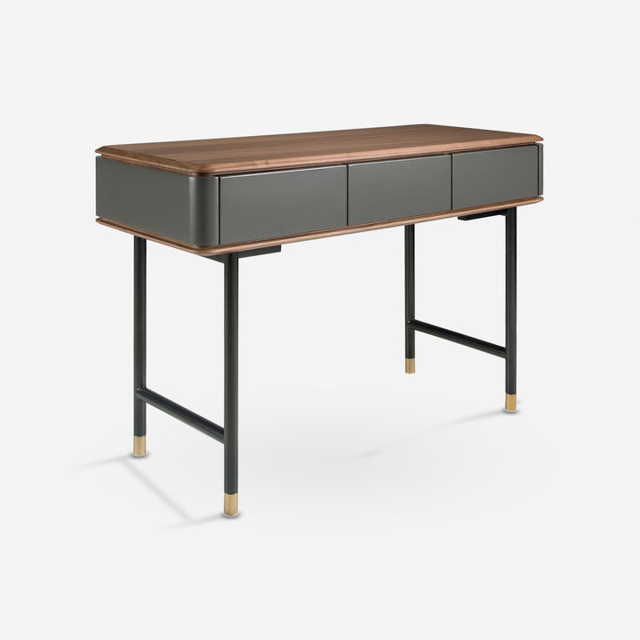 Consola rectangular nogal, madera gris oscuro y acero negro sobre fondo gris de estudio