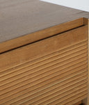 CÓMODA COPENHAGUE madera de fresno de alta calidad, rectangular con paneles frontales estriados