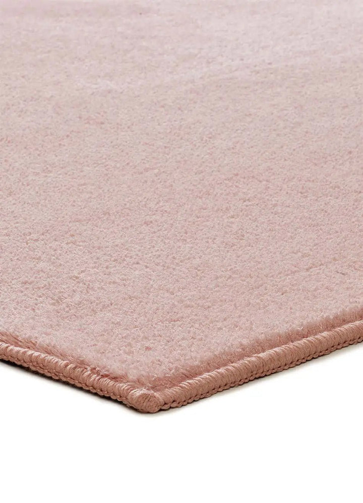 ALFOMBRA CORALINE LISO DE ESTILO MINIMALISTA EN COLOR ROSA en ambiente decorado (2)
