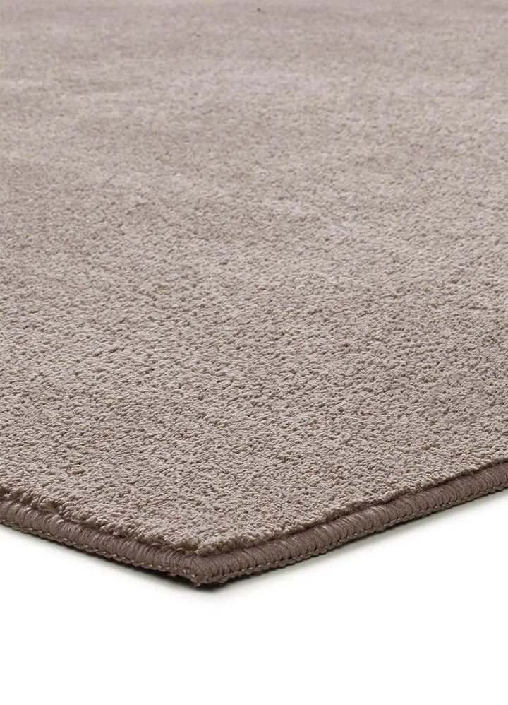 ALFOMBRA CORALINE LISO DE ESTILO MINIMALISTA EN COLOR VISÓN en ambiente decorado (2)