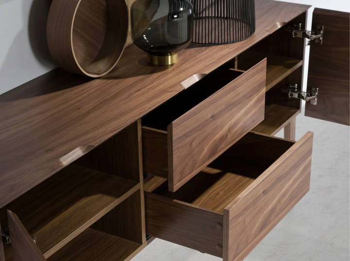 Aparador de estructura y patas en madera chapada en nogal natural. - Aparador - El Workshop - 