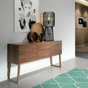 Dressoir met structuur en poten van natuurlijk notenhoutfineer.