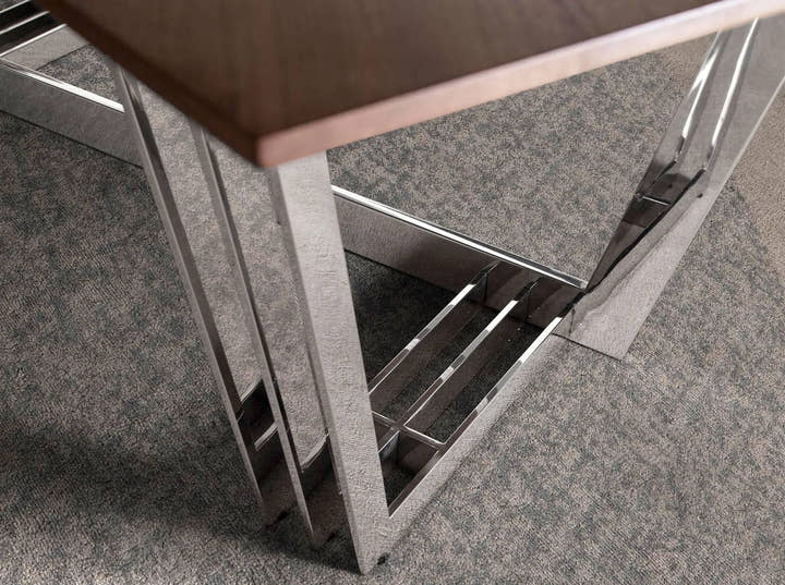 Mesa comedor ovalada barril nogal y acero cromado - Mesa de comedor - El Workshop - nogal - natural