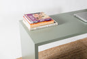 Escritorio de madera laqueada personalizable - Capri en ambiente decorado (2)