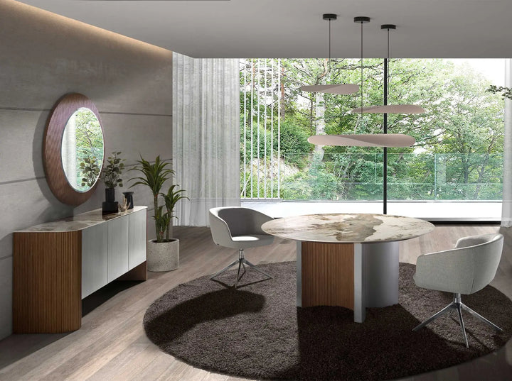 espejo decorativo redondo con borde de madera en acabado nogal y textura lineal