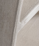 Librería ARNSBERG madera blanco roto de forma orgánica