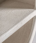 Librería ARNSBERG madera blanco roto de forma orgánica