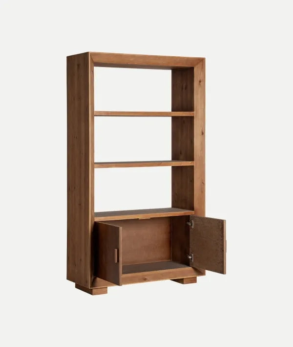 DIKEBUS boekenkast van essenhout in een bruine tint