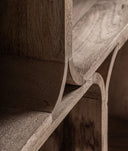 ESTANTERIA GRID geometría, orden y carácter artesanal