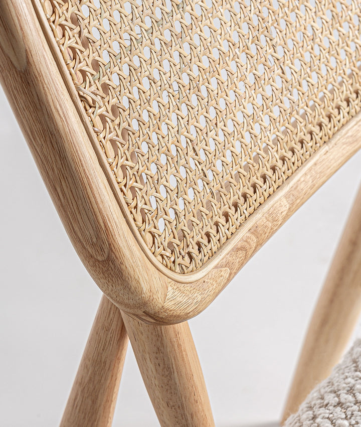 GLASSUE wooden and rattan chair with upholstered seat in white polyester