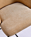 Tabouret CRESSE tapissé en polyester marron clair et pieds noirs