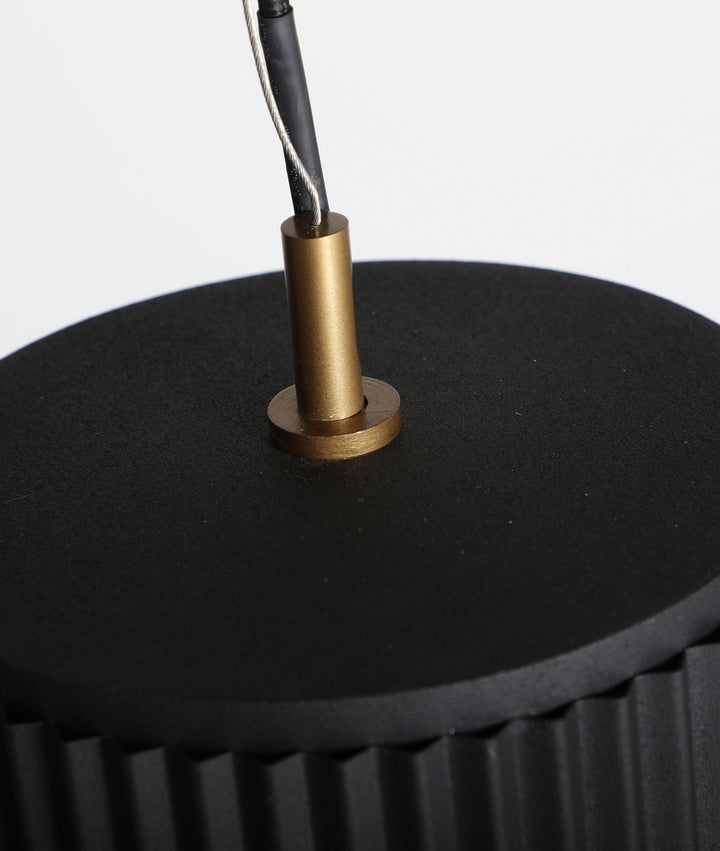 Plafonnier BRUNICO en métal noir et design unique