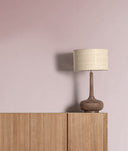 Candeeiro de mesa GLOGOW castanho em madeira de mangueira de estilo contemporâneo