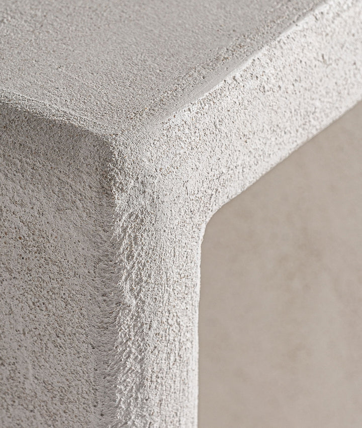 Table d'appoint ARNSBERG en bois en coloris blanc cassé