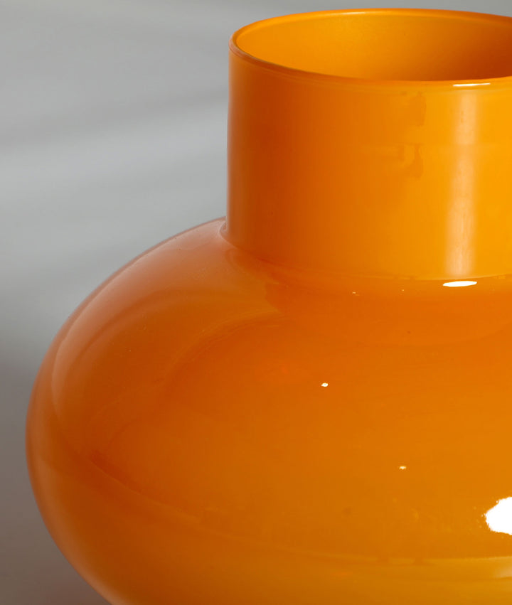 Vase ATIF fabriqué en verre laqué de haute qualité