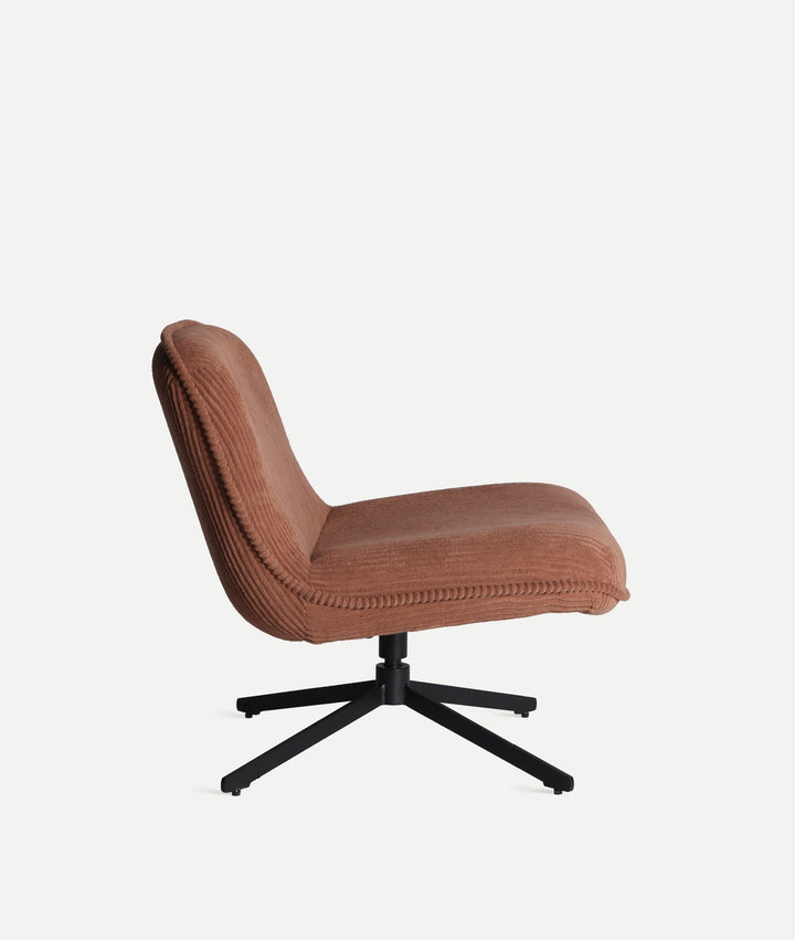 Poltrona giratória estofada em bombazina terracota gignac, encanto vintage com alma moderna