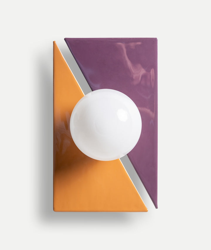 CERNIA WALL LAMP purple in iron geometry and color for a vibrant style