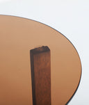 Table d'appoint LUBECA marron en bois de caoutchouc, légèreté et design dans chaque détail
