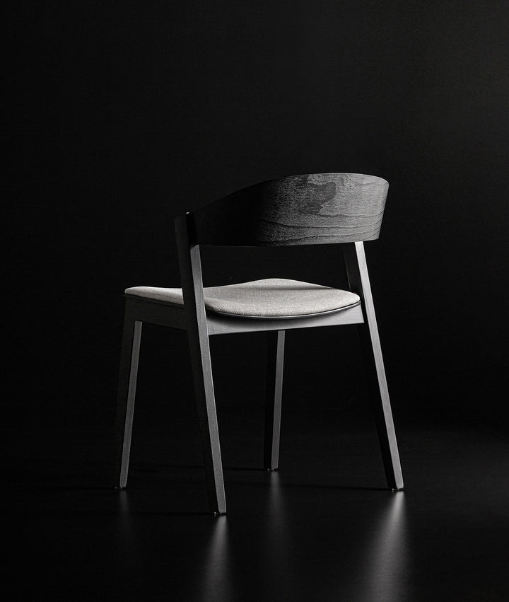 Chaise Borken bois coloris noir et tapissé gris